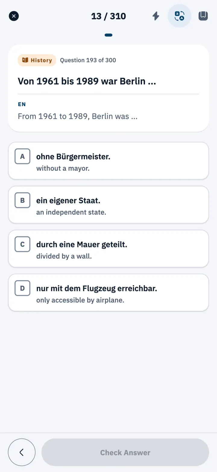 Einbürgerungstest question in German with a translation under each answer