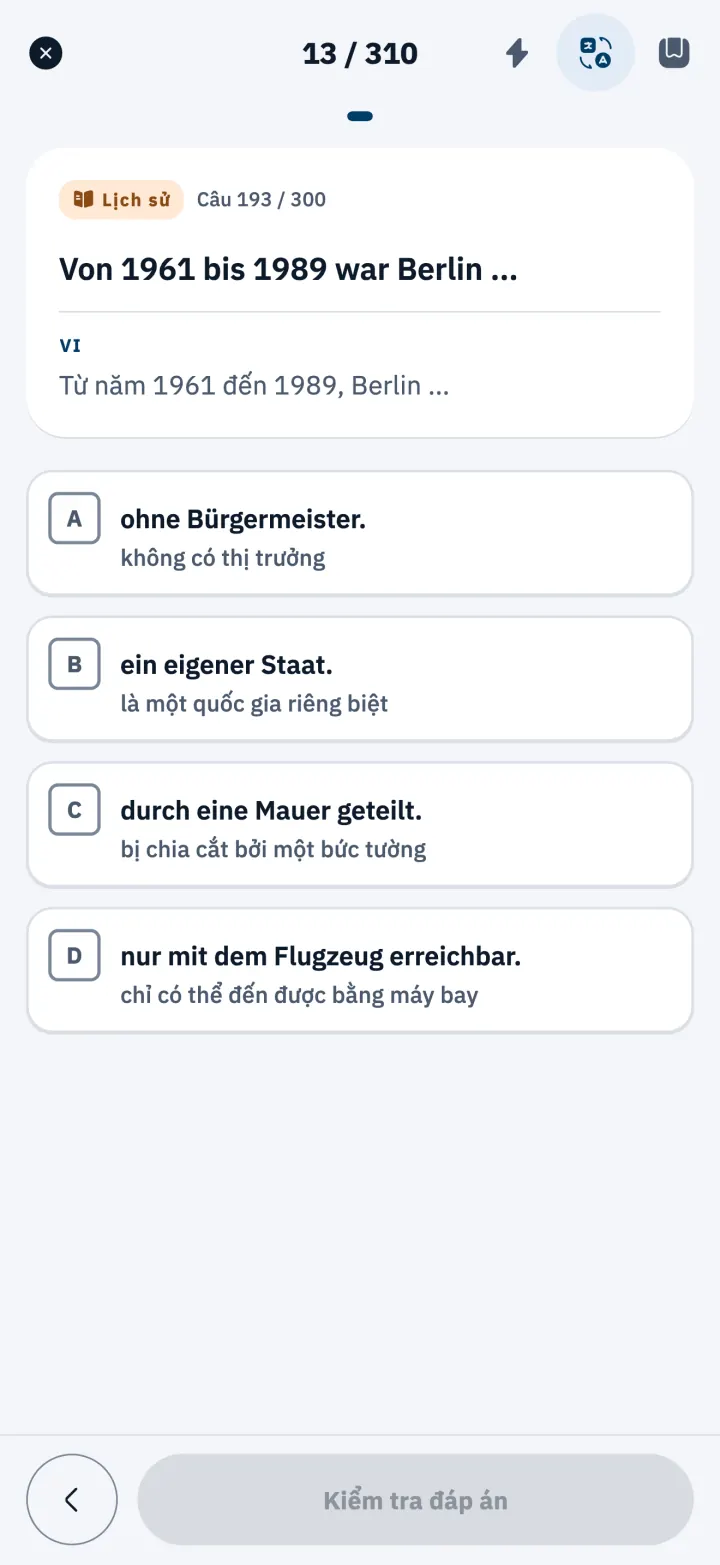 Câu hỏi thi nhập tịch (Einbürgerungstest) bằng tiếng Đức, bản dịch dưới mỗi phương án trả lời